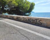 tags anti-touristes