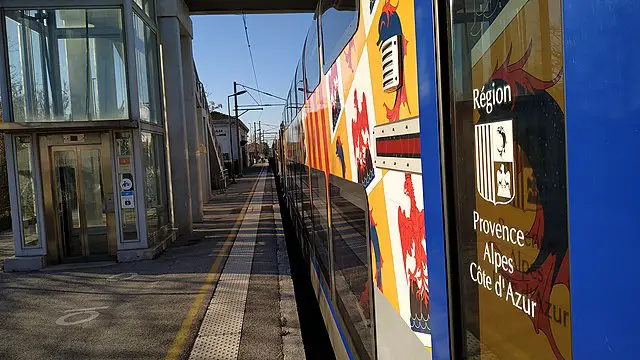 gare d'Ollioules-Sanary-sur-Mer,