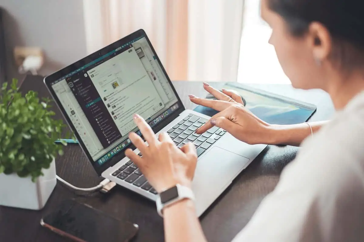 femmes travailler gratuitement Le télétravail dans le var