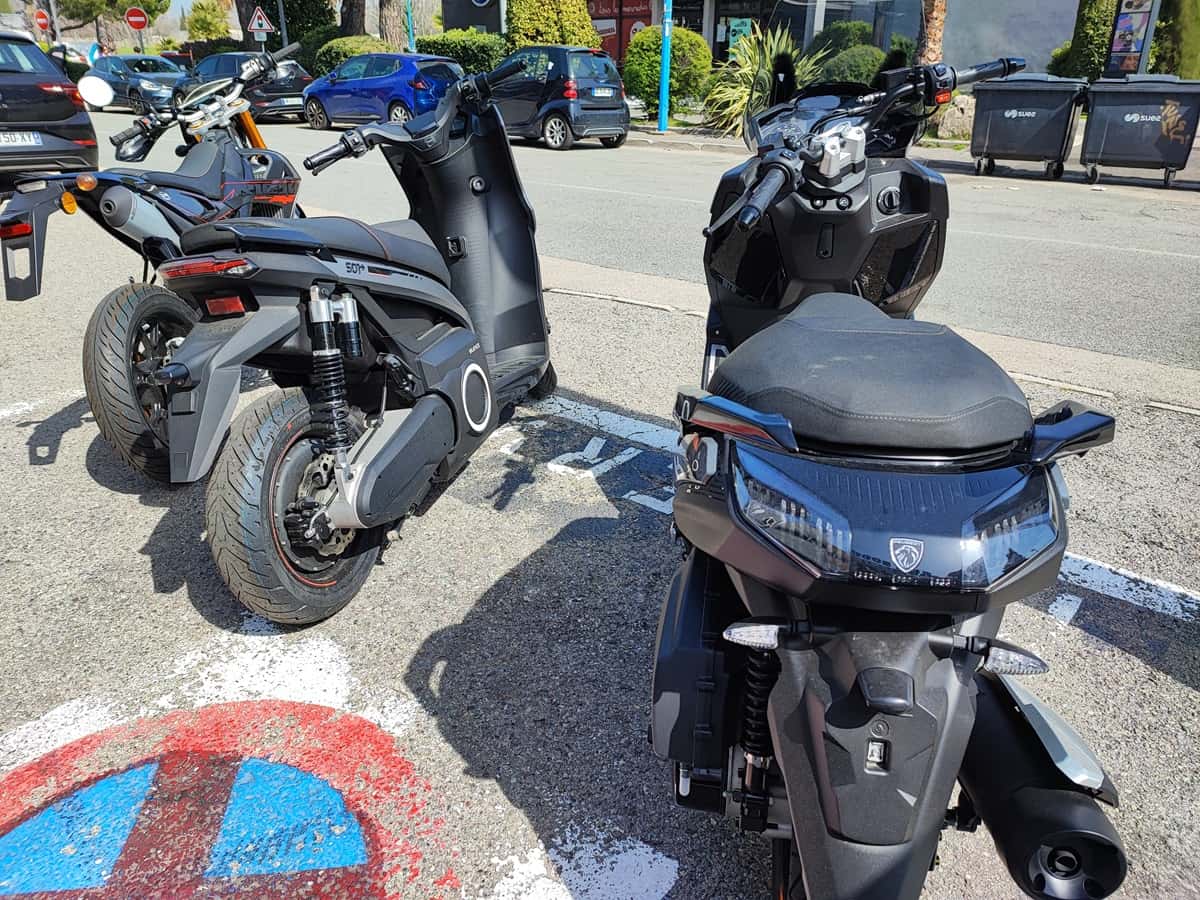 Jeune motard Collobrières collège Wallon auto-écoles conduite deux-roues La Seyne