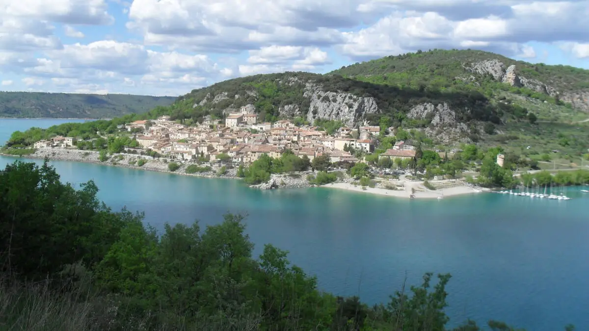 Un jeune homme de 19 ans a perdu la vie après une baignade dans le lac de Serre-Ponçon.