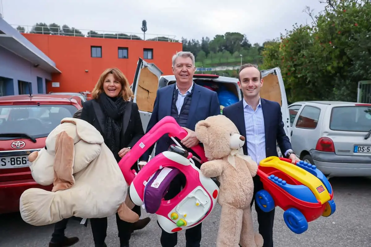 Solidarité en Provence : Plus de 3 000 jouets remis au Secours Populaire d’Aubagne