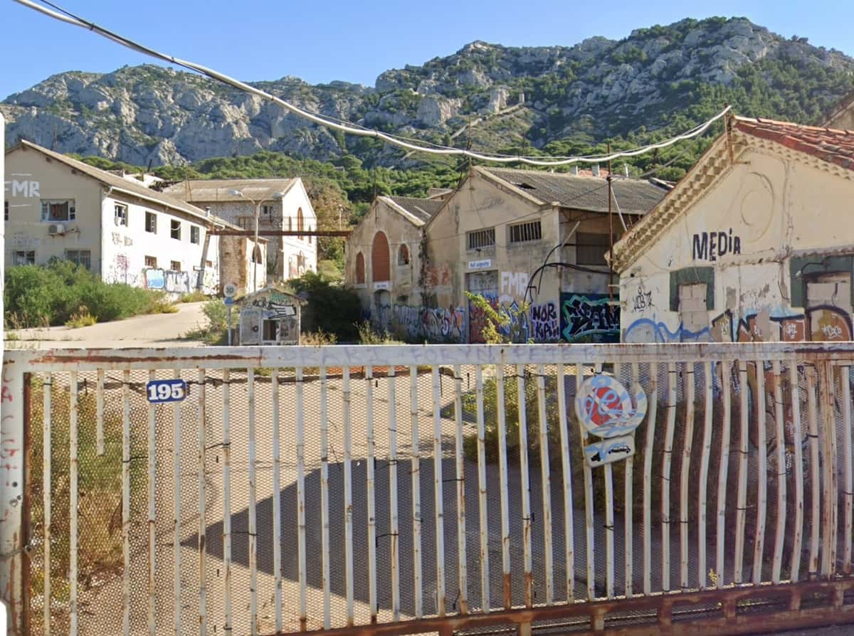 Dépollution Calanques Marseille.