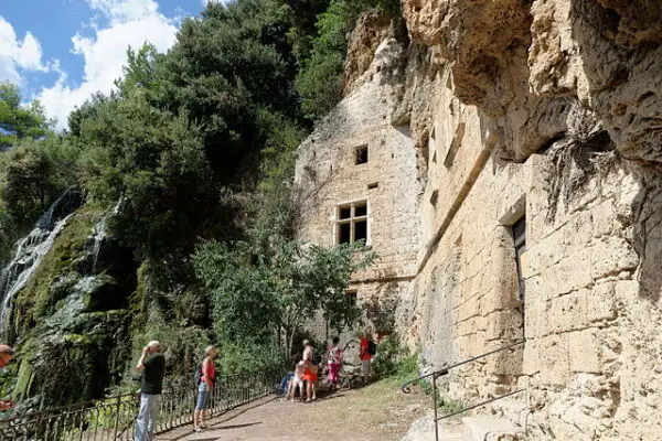 Découvrez les 6 plus belles grottes du Var et explorez les en toute sécurité