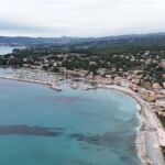 Saint-Cyr-sur-Mer vue vers le Ciotat depuis la plage