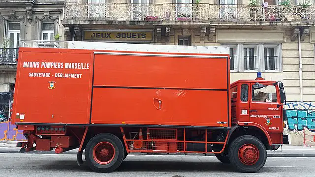 Marins-pompiers Marseille chants racistes Propos racistes chez les marins-pompiers