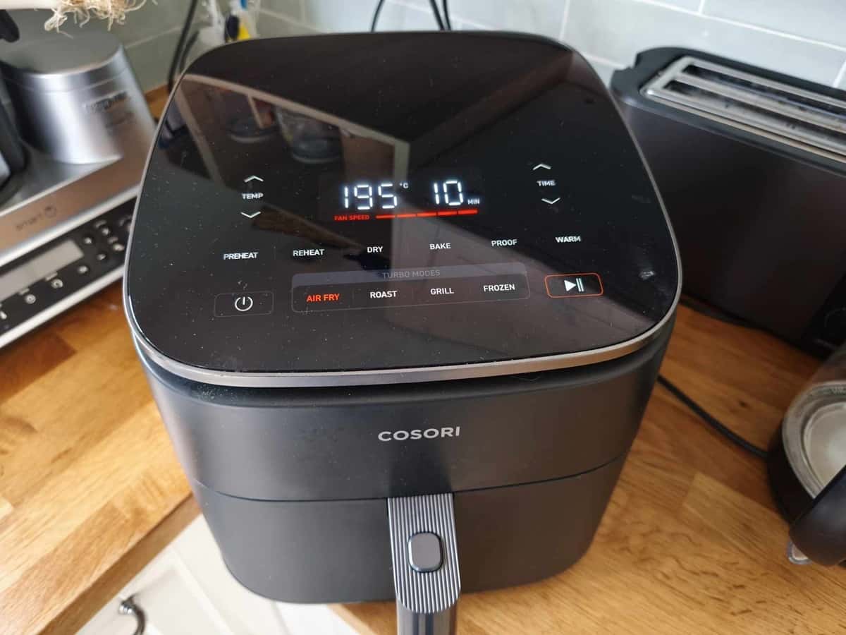 Un AirFryer dans une cuisine Varoise